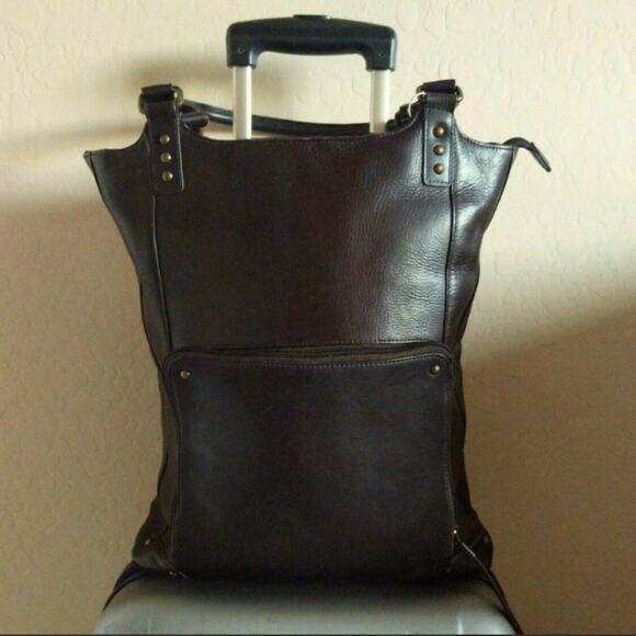 Solo New York 16" Leather Laptop Bucket Tote Bag - Picture 14 of 16